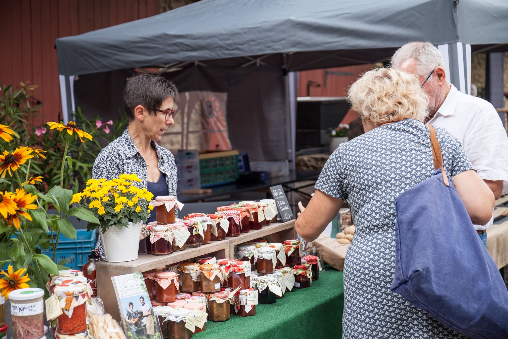 Marmalade stand at the Gourmet Market in Zellertal-Niefernheim