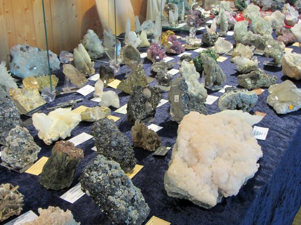 Exhibited objects at the Mineral and Fossil Swap in Imsbach