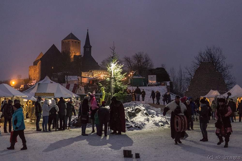 Christmas Market in front of the Lichtenberg Castle