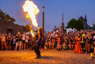 Picture of the fire show at the Medieval Market in Thallichtenberg