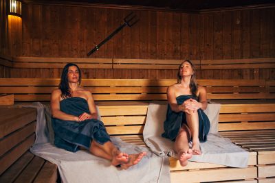Picture of two female visitors relaxing at the monte mare sauna